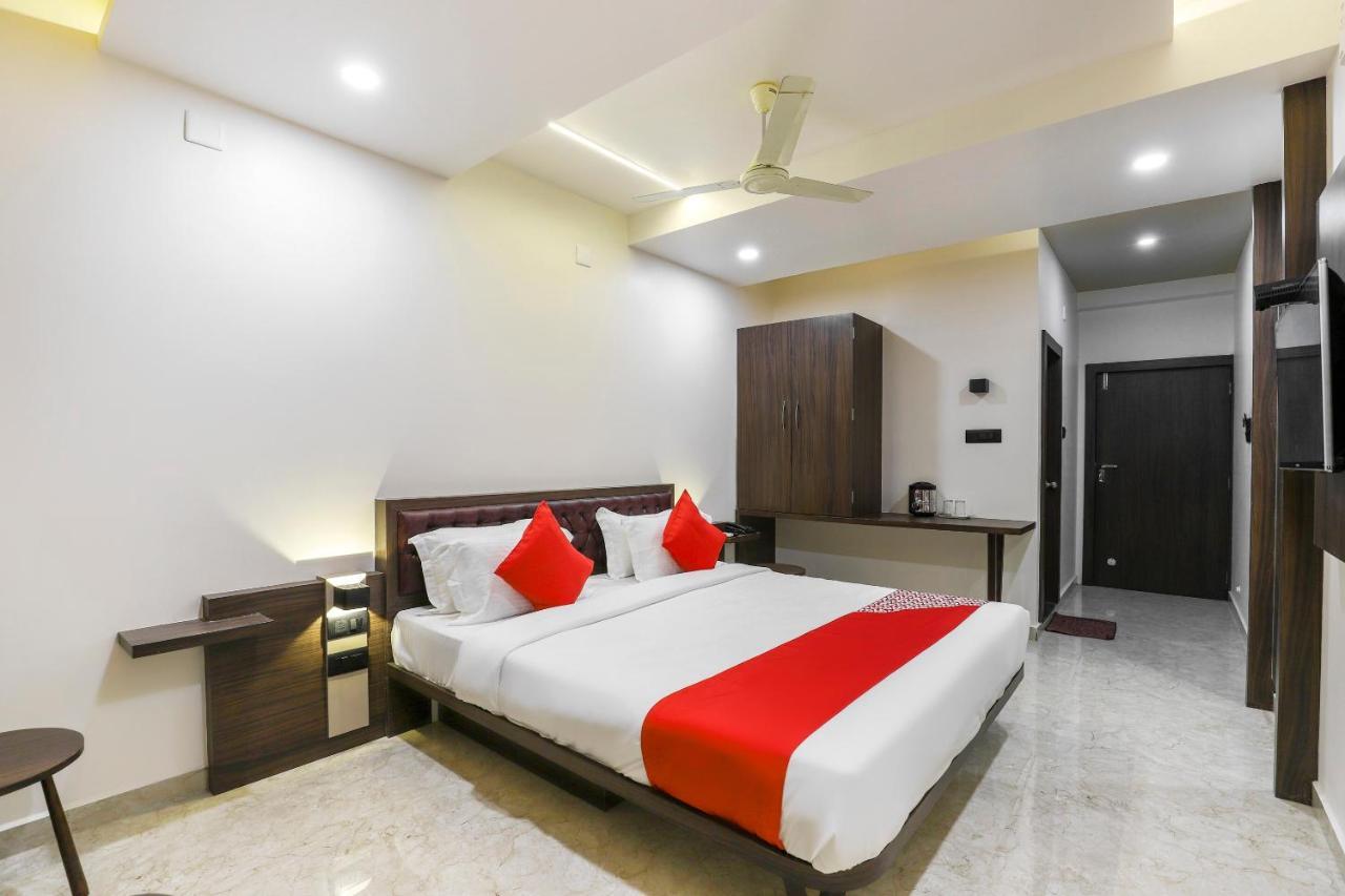 Oyo 47620 Hotel Matangi Motel Delvada Kültér fotó